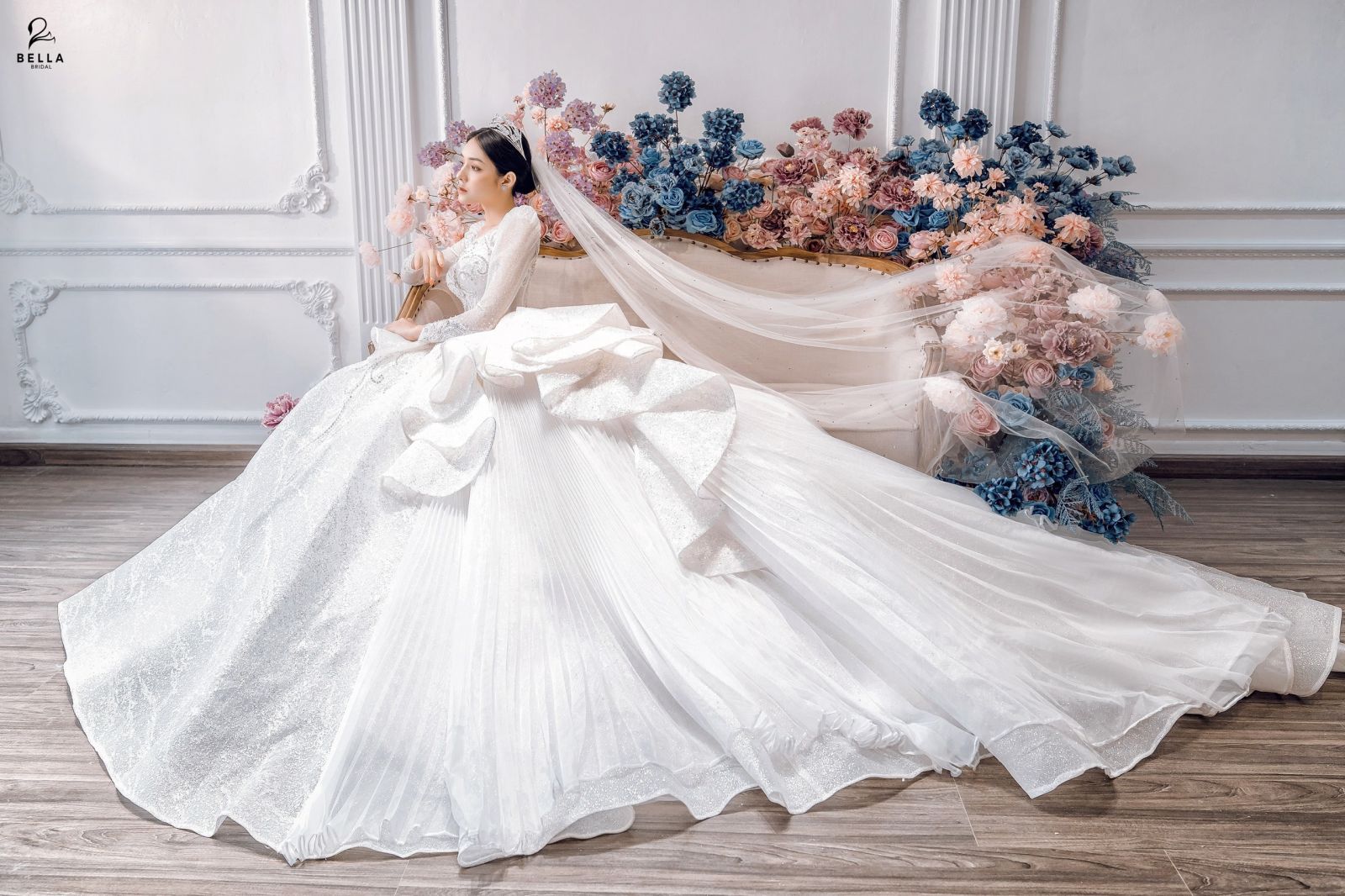 Tất tần tật kinh nghiệm thuê váy cưới đẹp tại Vinh, Nghệ An